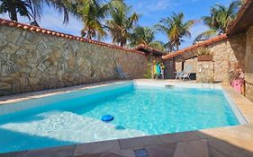 Pousada II House Beach Brasil , Suites com banheiros Privativos, PISCINA com cascata e área familiar para churrasco, Garage GRATUITA, próx-praia da Aviação, padaria na esquina e mercados proximos da pousada